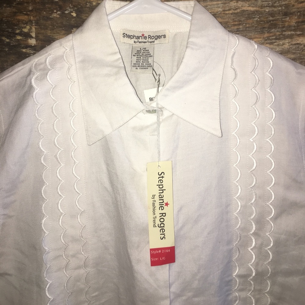 NWT Scalloped Top